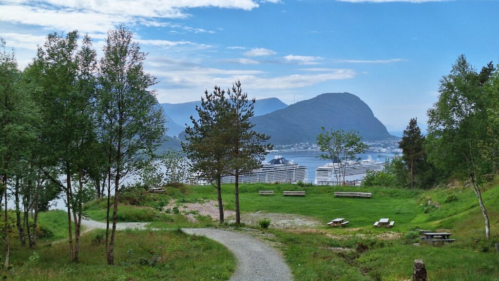 Alesund-Msc-cruise-Noorse-Fjorden
