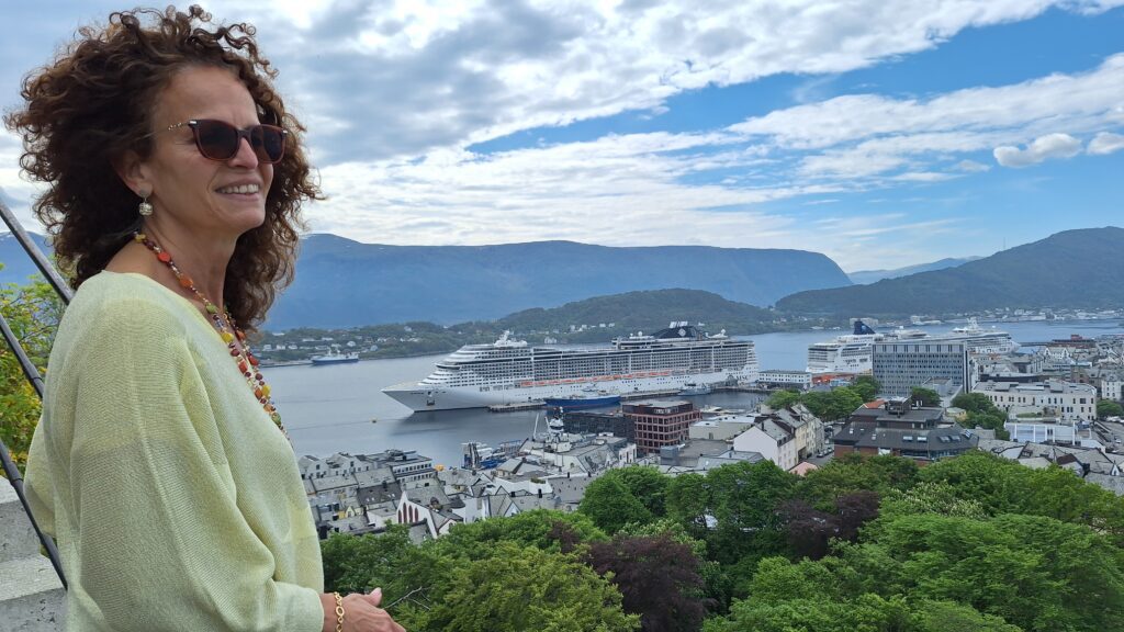 Alesund-Msc-cruise-Noorse-Fjorden