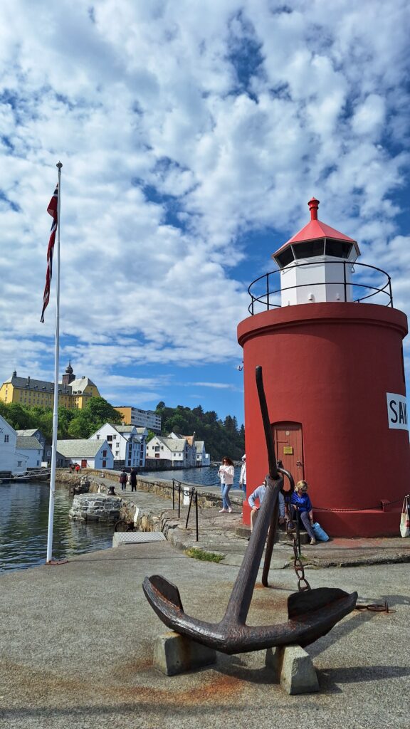 Ålesundet-vuurtoren-Msc cruise-Noorse Fjorden